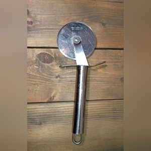 Vintage Antique Stainless steel Pizza Wheel Kitchen Cutlery RostFrei 18/8